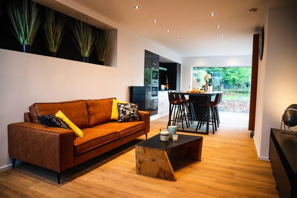 Amazon Corten Marche-en-Famenne Bagian luar foto