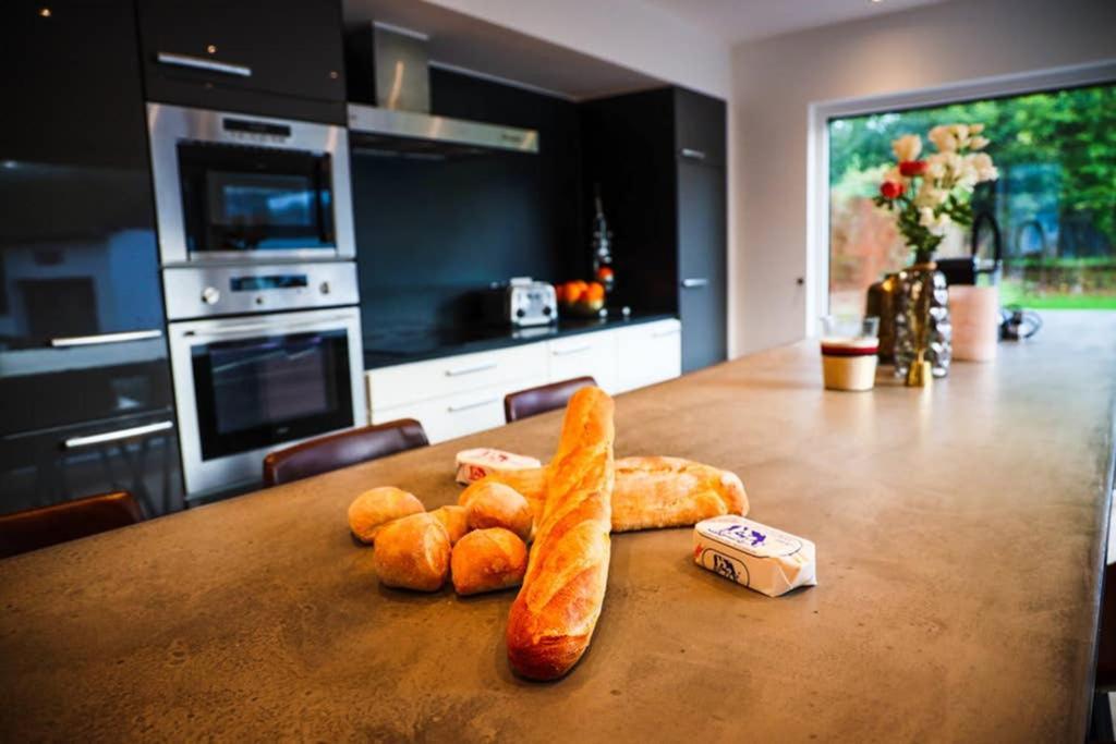 Amazon Corten Marche-en-Famenne Bagian luar foto