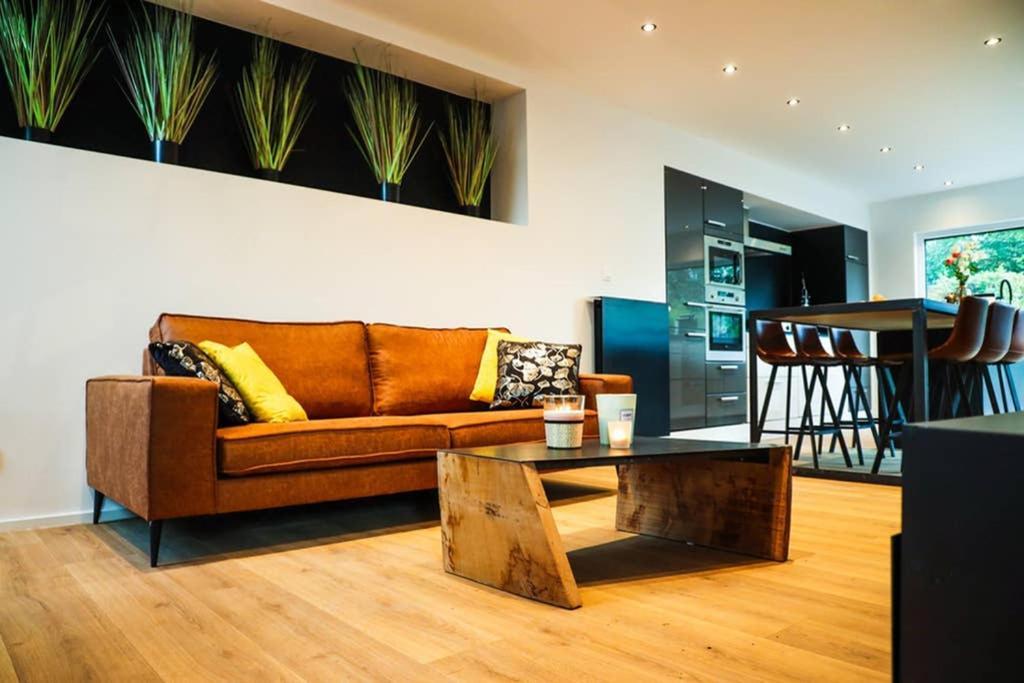 Amazon Corten Marche-en-Famenne Bagian luar foto